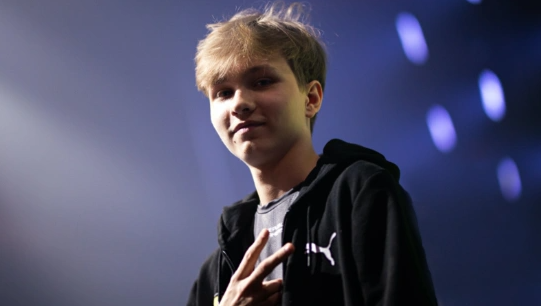 而几脚远射 而几脚远射