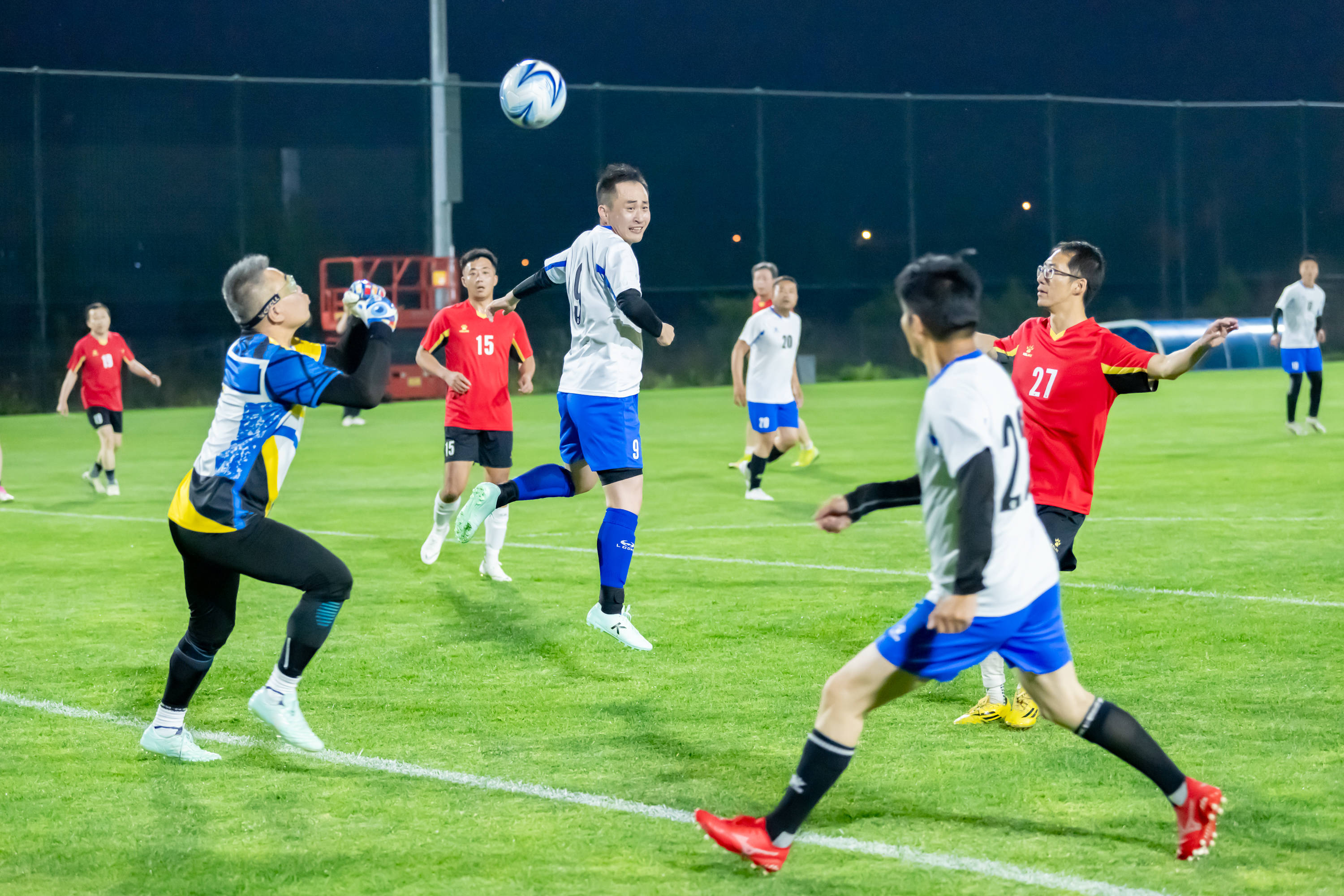 更是社会 更是社会